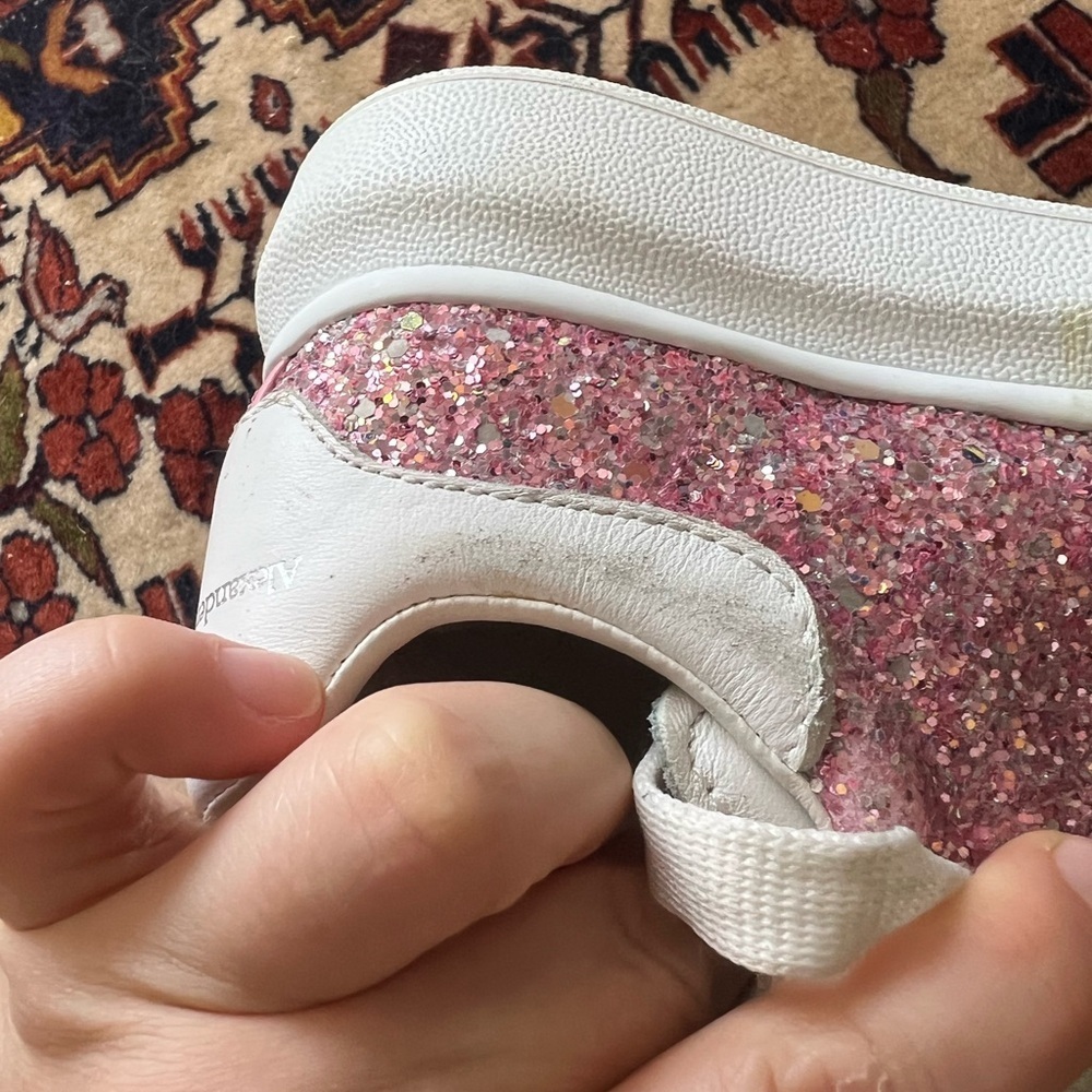 MCQUEEN
Little Girl's Oversized Glitter Sneakers, size EU 25 - Picture 8 of 13